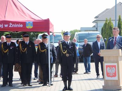 Na zdjęciu uczestnicy uroczystości podczas wydarzenia.