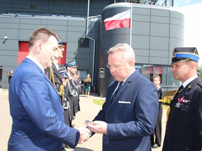 Na zdjęciu Starosta Żniński Zbigniew Jaszczuk oraz Wicewojewoda Kujawsko - Pomorski Piotr Hemmerling.