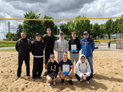 Na zdjęciu uczestnicy zawodów.