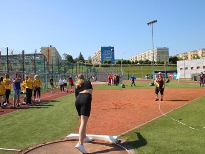 Na zdjęciu uczestnicy zawodów lekkoatletycznych. 