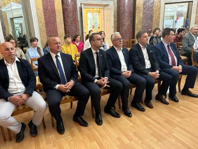 Na zdjęciu uczestnicy spotkania z delegacją partnerskiego regionu Solecznickiego na Litwie.