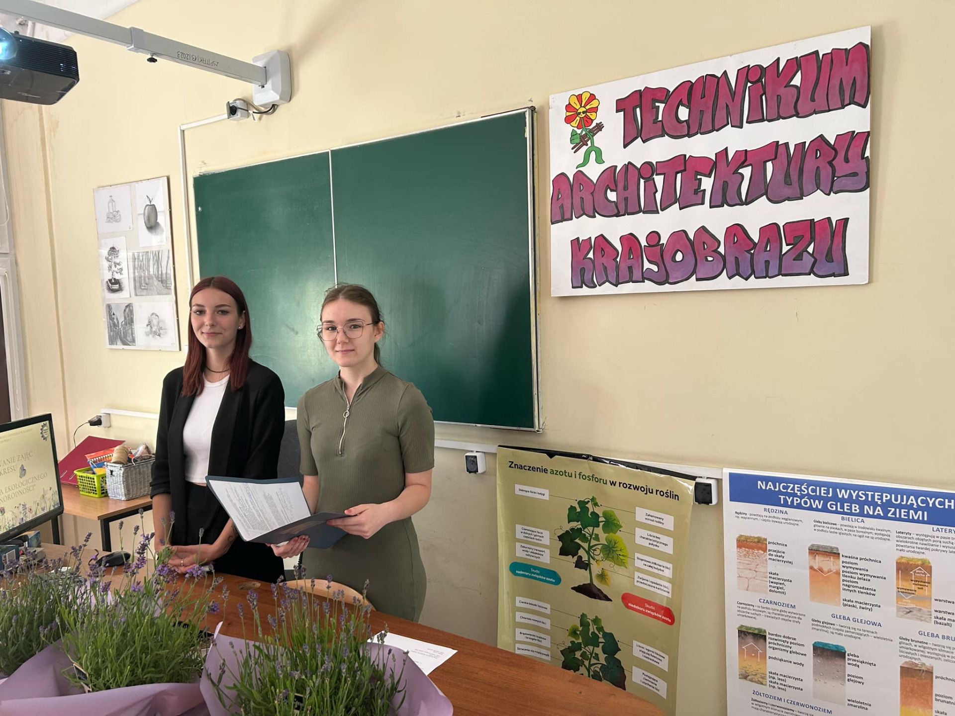 Na zdjęciu uczestniczki projektu, uczennice ZST w Żninie.