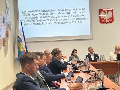 Na zdjęciu Radni Rady Powiatu w Żninie.