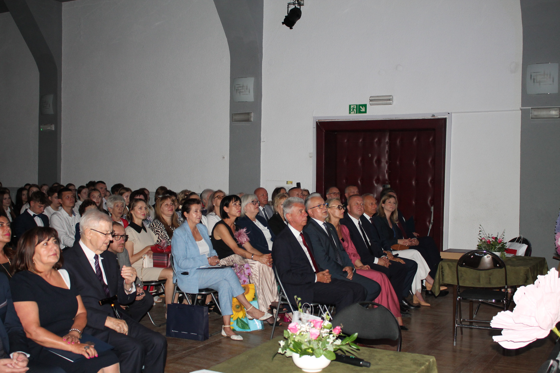 Na zdjęciu uczestnicy uroczystości.