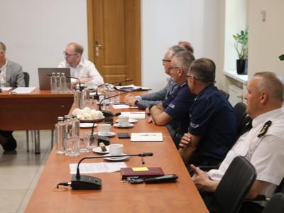 Na zdjęciu uczestnicy posiedzenia komisji.