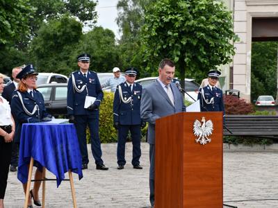 Na zdjeciu przemawiający podczas uroczystości Starosta Zbigniew Jaszczuk.