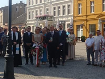 Na zdjęciu uczestnicy uroczystości