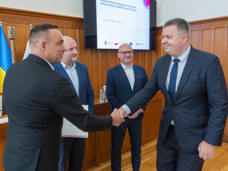 Uroczystość podpisania umowy.