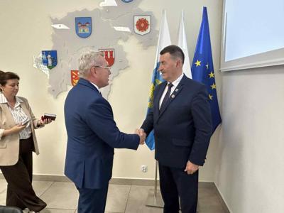 Starosta Żniński Zbigniew Jaszczuk wyróżniony odznaką honorową  "Za zasługi dla ochrony zdrowia".