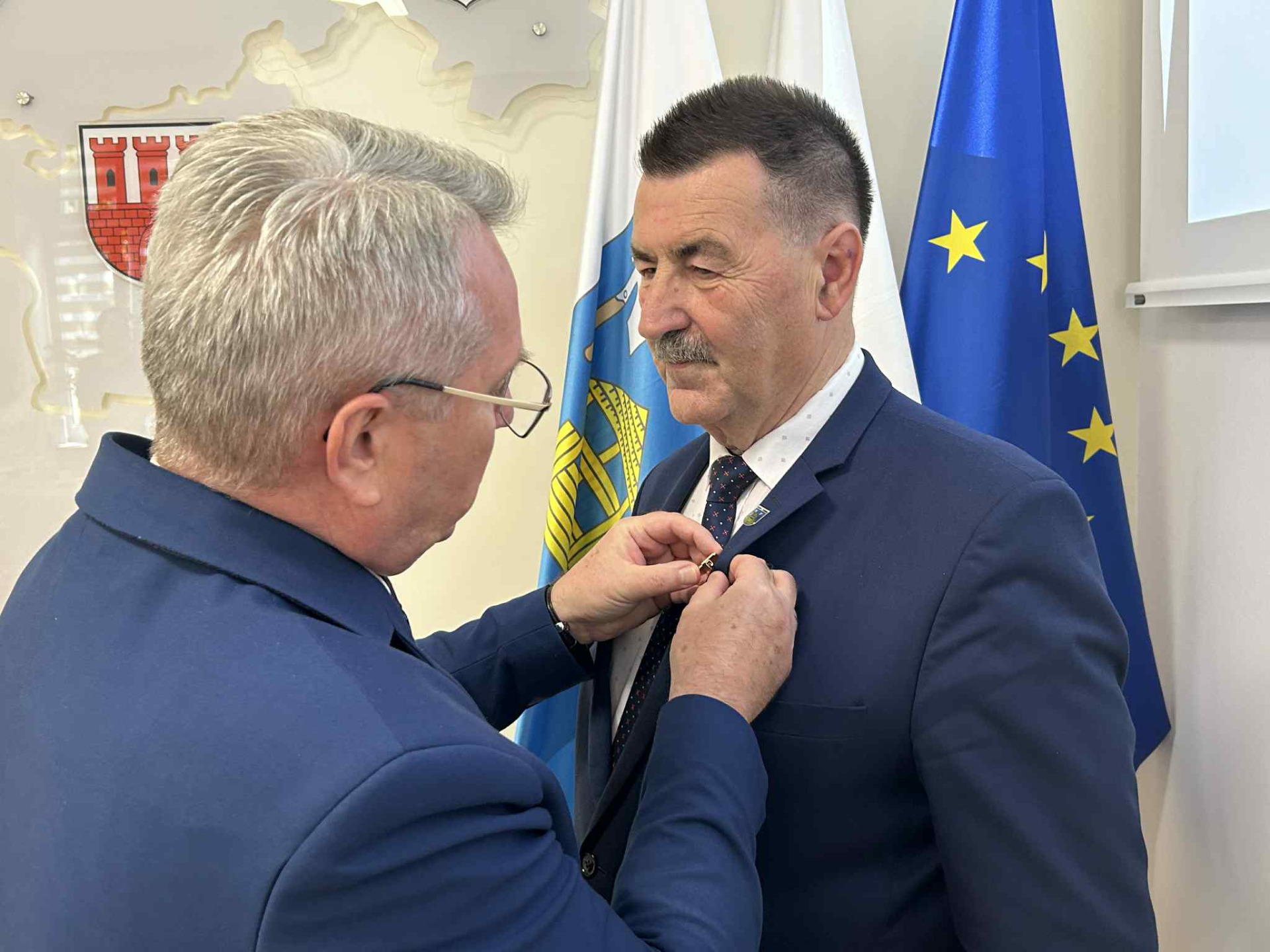 Starosta Żniński Zbigniew Jaszczuk wyróżniony odznaką honorową  "Za zasługi dla ochrony zdrowia".