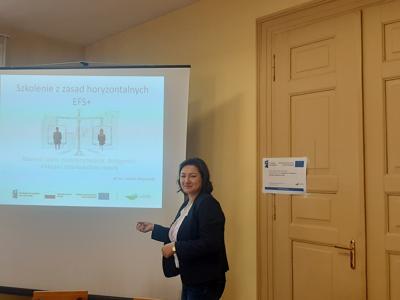 Szkolenie kadry projektu ‘Kompetentni i Odkrywczy Uczniowie’ o zasadach horyzontalnych UE w Żaganiu