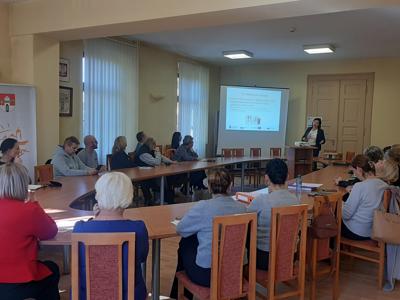 Szkolenie kadry projektu ‘Kompetentni i Odkrywczy Uczniowie’ o zasadach horyzontalnych UE w Żaganiu