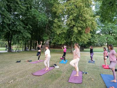 joga pod chmurką