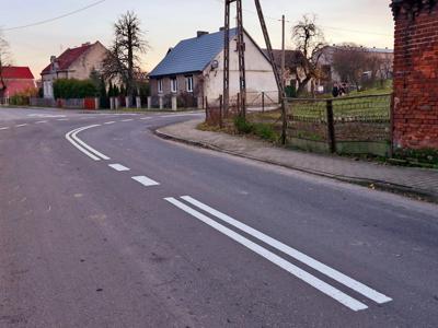 Pasy na drodze powiatowej w Jarnatowie