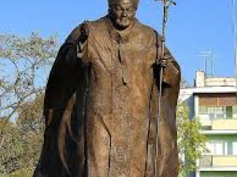 Pomnik Jana Pawła II w Pogorzeli