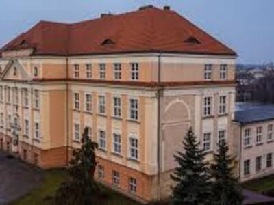 gm. Gostyń - Budynek Liceum Ogólnokształcącego w Gostyniu