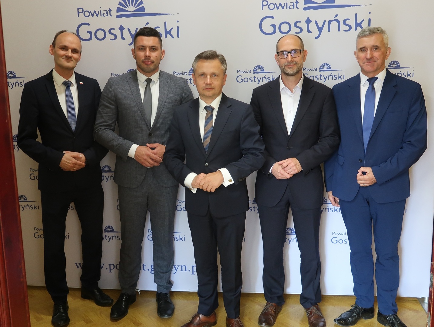 zdjęcie przedstawia skład Zarządu Powiatu Gostyńskiego VII kadencji