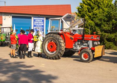 Wystawa traktorów - wystawcy i uczestnicy
