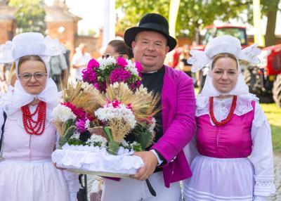 Delegacje z wieńcami dożynkowymi