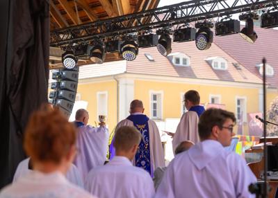 Uczestnicy - Msza Św. Plac Kultowy