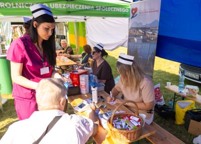 Stoisko SPZOZ w Gostyniu - badanie mieszkańcow