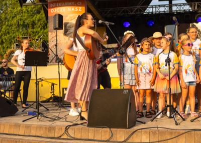 Na zdjęciu występująca Schola Filippo Vivo
