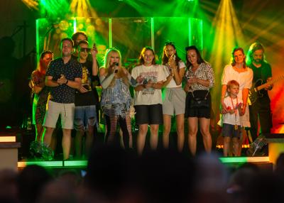 Na zdjęciu scena, zaproszeni przez Maryle Rodowicz widzowie