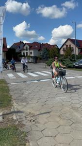 Zdjęcie przedstawia uczestników Wielkopolskiej Ofensywy Rowerowej