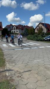Zdjęcie przedstawia uczestników Wielkopolskiej Ofensywy Rowerowej