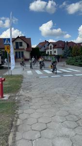 Zdjęcie przedstawia uczestników Wielkopolskiej Ofensywy Rowerowej
