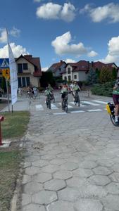 Zdjęcie przedstawia uczestników Wielkopolskiej Ofensywy Rowerowej