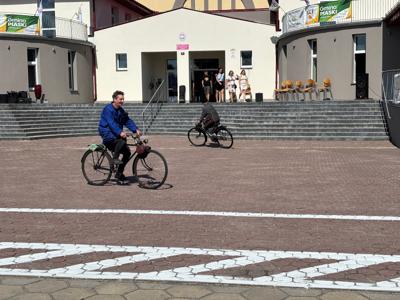 Zdjęcie przedstawia uczestników Wielkopolskiej Ofensywy Rowerowej