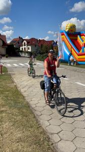 Zdjęcie przedstawia uczestników Wielkopolskiej Ofensywy Rowerowej