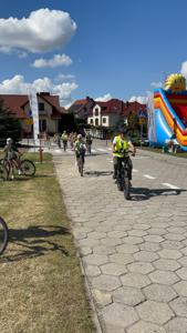 Zdjęcie przedstawia uczestników Wielkopolskiej Ofensywy Rowerowej