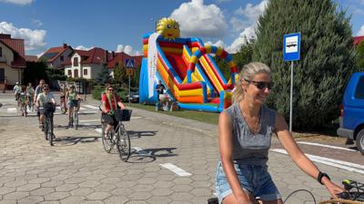 Zdjęcie przedstawia uczestników Wielkopolskiej Ofensywy Rowerowej