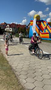 Zdjęcie przedstawia uczestników Wielkopolskiej Ofensywy Rowerowej