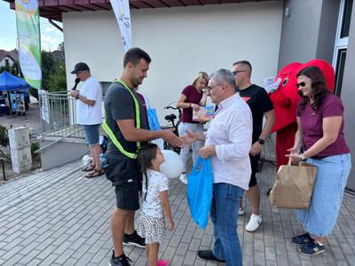 Zdjęcie przedstawia uczestników Wielkopolskiej Ofensywy Rowerowej