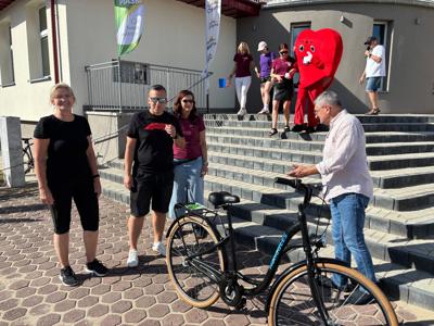 Zdjęcie przedstawia uczestników Wielkopolskiej Ofensywy Rowerowej