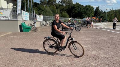 Zdjęcie przedstawia uczestników Wielkopolskiej Ofensywy Rowerowej