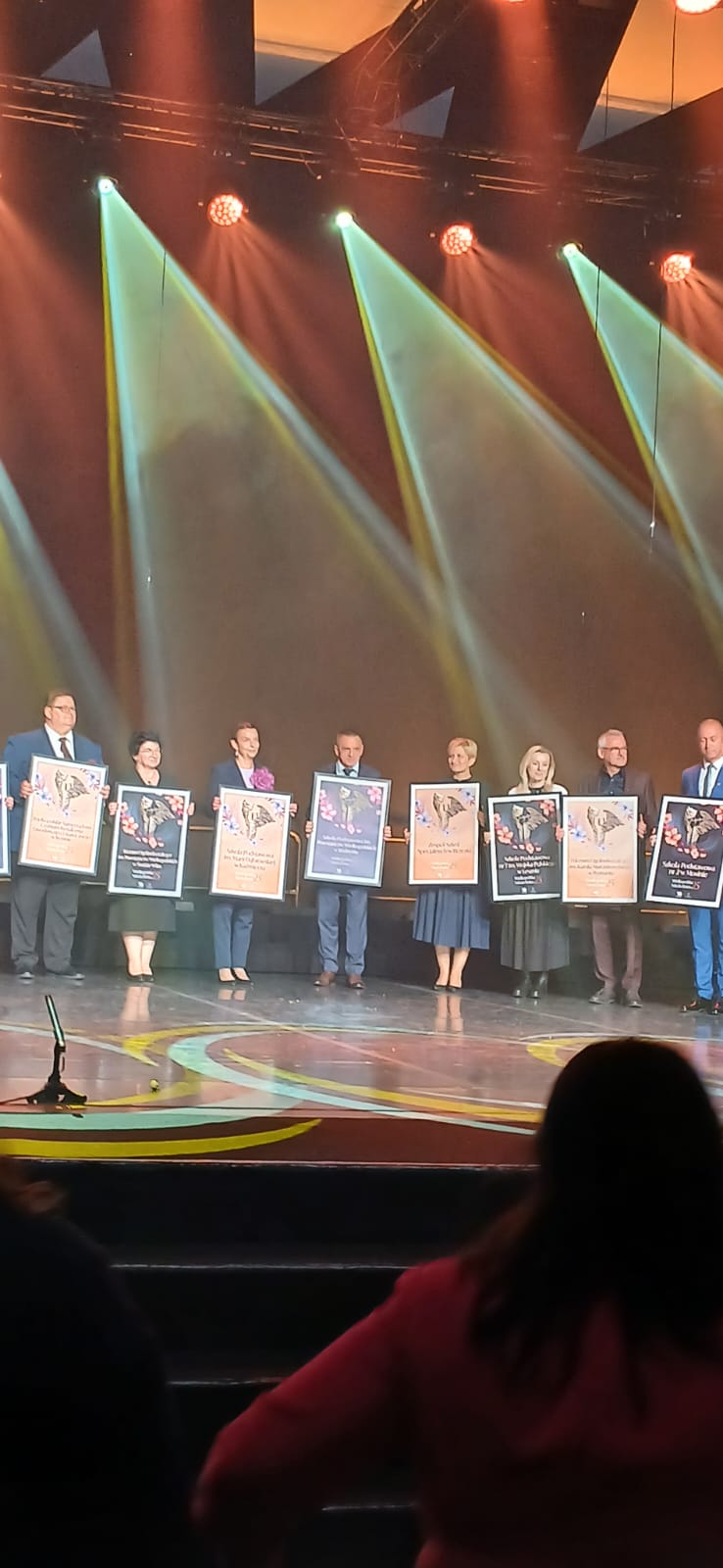 Zdjęcie przedstawia laureatów konkursu.