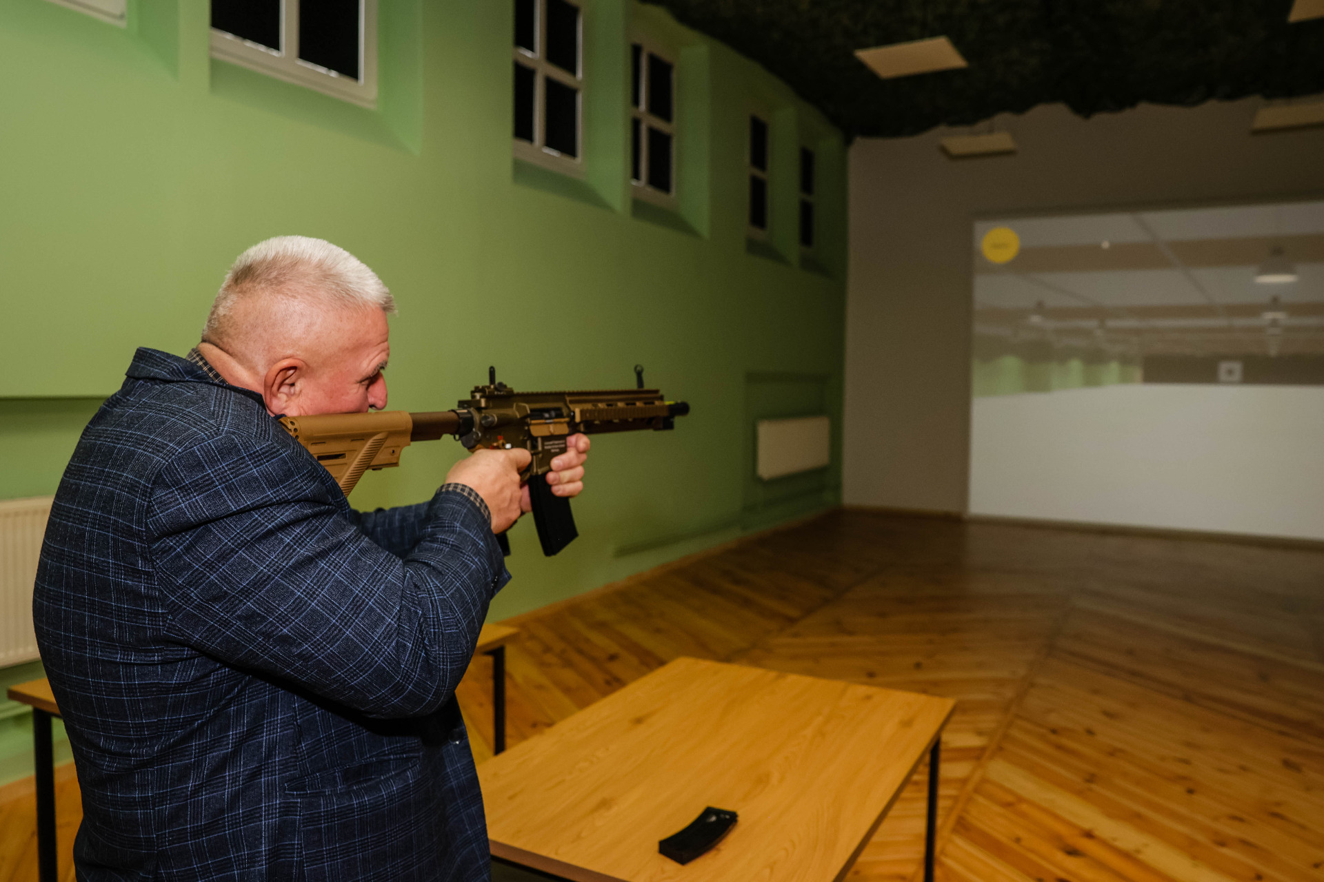 zdjęcie przedstawia wirtualną strzelnicą