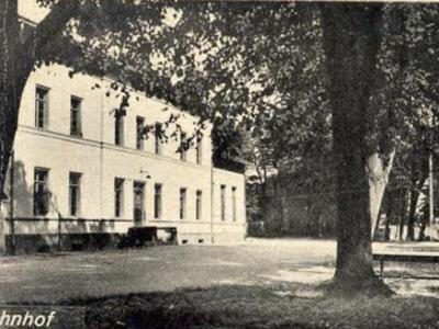 Dworzec kolejowy w początkach jego istnienia [400x300]