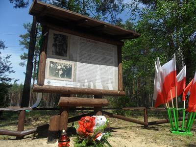 Jan Sikorski tablica upamiętniająca