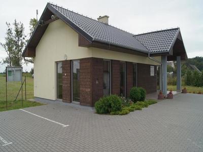 Świetlica Wiejska Płochocin (budynek od zewnątrz)