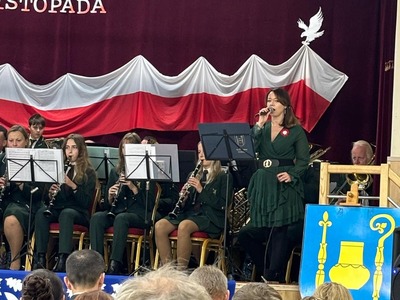Koncert z okazji 106 rocznicy odzyskania przez Polskę Niepodległości. Występ orkiestry dętej.
