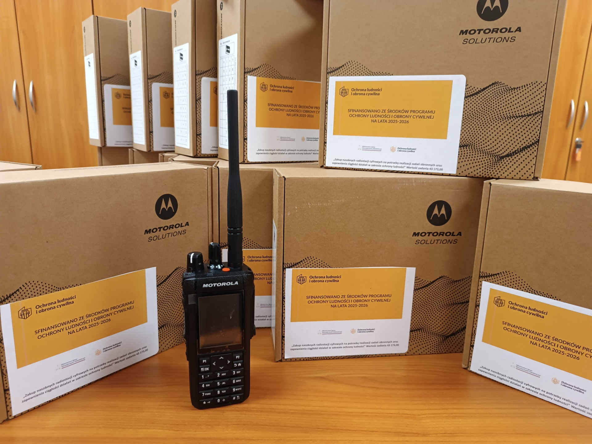 Radiostacje i opakowania od nich