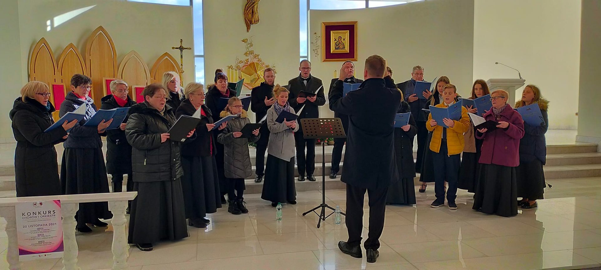 GRATULACJE dla Warlubskiego Chóru Kameralnego, zdjęcie chóru podczas występu