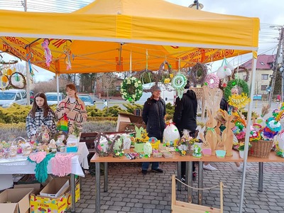 Jarmark Wielkanocny - stoisko z wielkanocnymi ozdobami świątecznymi
