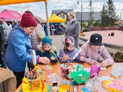Jarmark Wielkanocny - stoisko warsztatów artystycznych