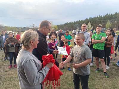 Turniej piłkarski w Kruszach, wręczenie dyplomów